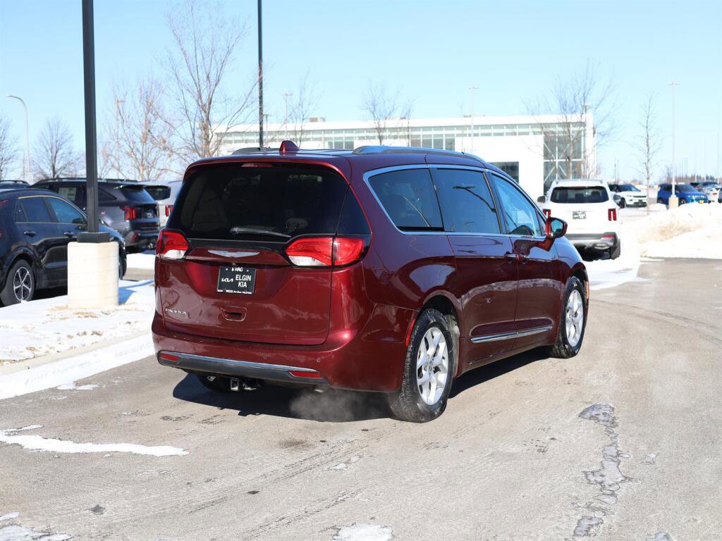 Used 2017 Chrysler Pacifica Touring-L Plus w/ Tire & Wheel Group image 5