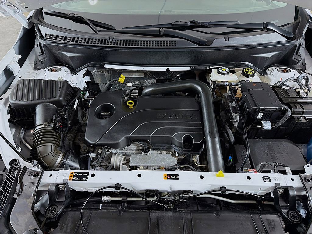 Used 2023 GMC Terrain SLE w/ Driver Convenience Package image 14