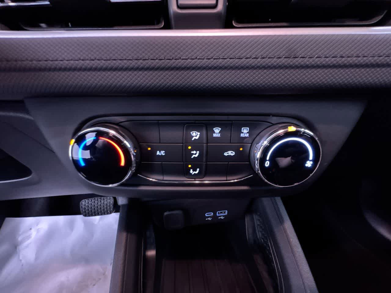 Used 2024 Chevrolet TrailBlazer LS w/ LS Convenience Package FWD image 27