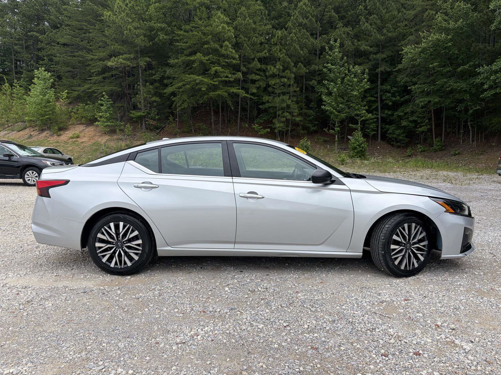 Used 2024 Nissan Altima 2.5 SV FWD image 22