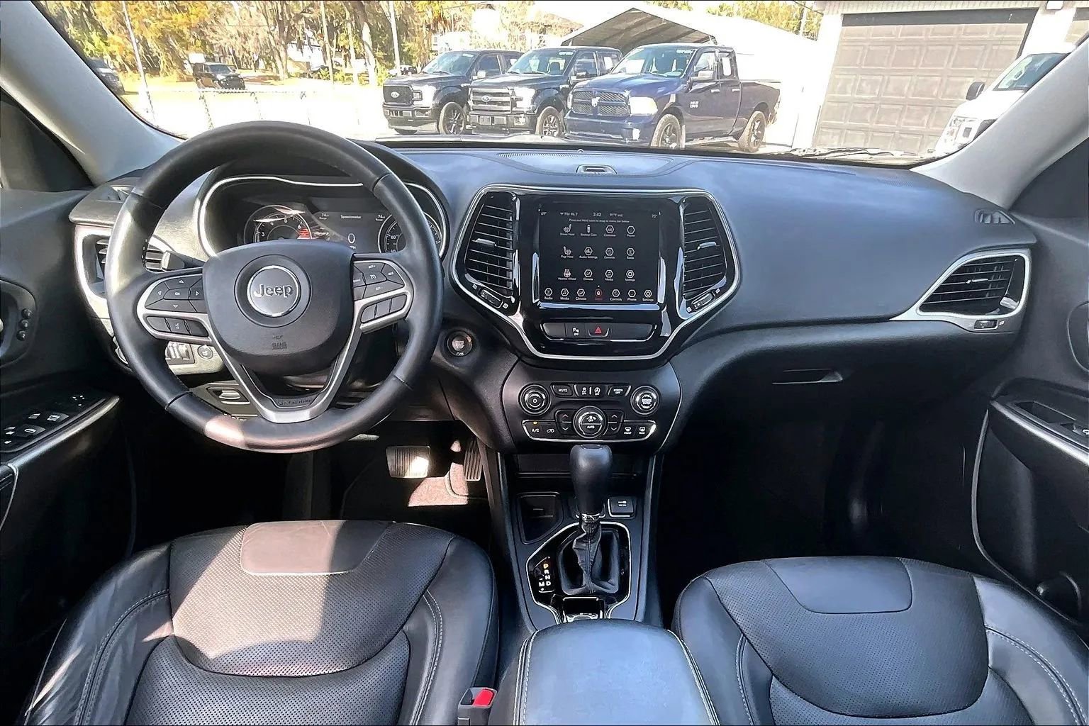 Used 2019 Jeep Cherokee Limited image 15