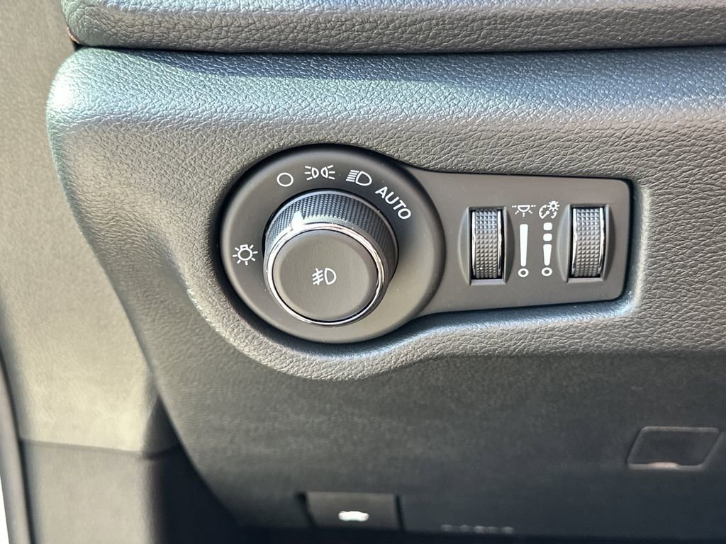 New 2026 Chrysler Pacifica Pinnacle image 25