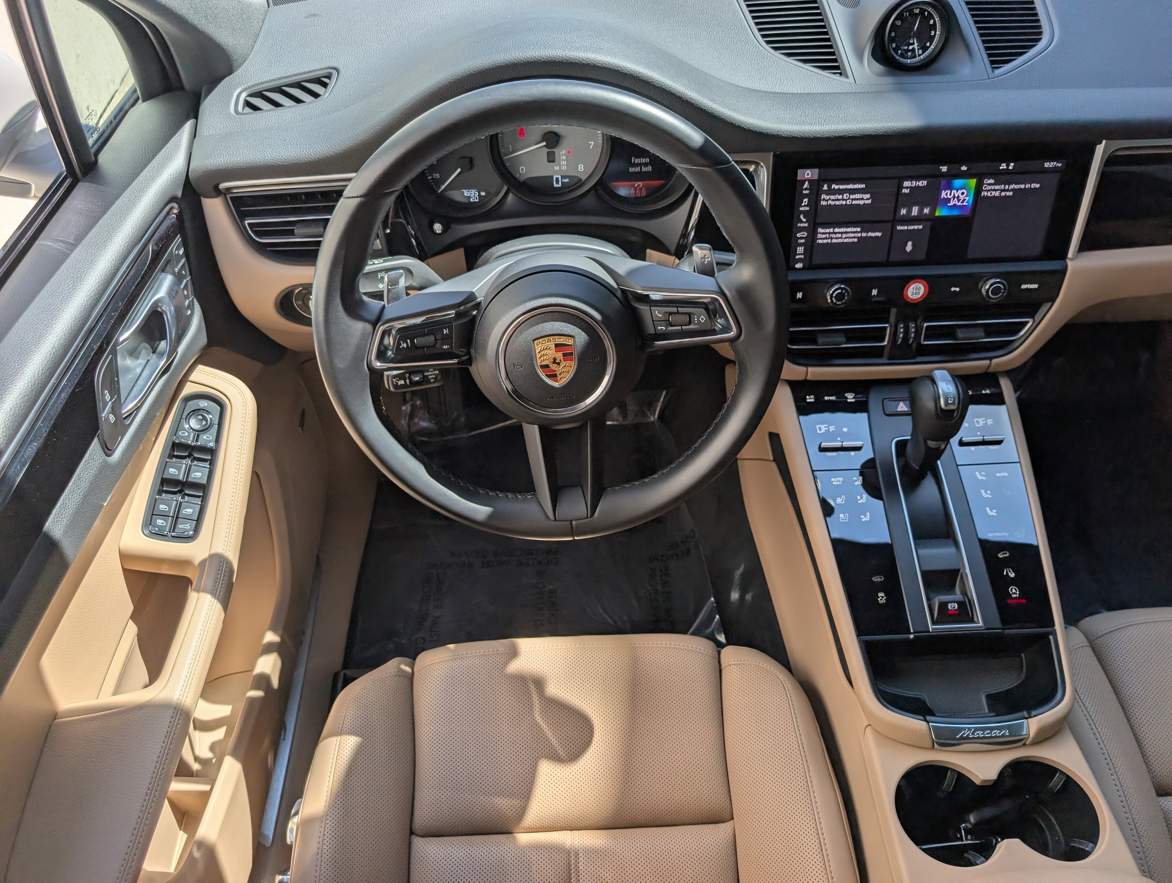 Certified 2024 Porsche Macan S image 6