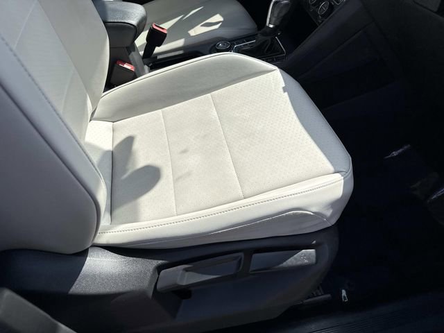 Used 2018 Volkswagen Tiguan SE image 10