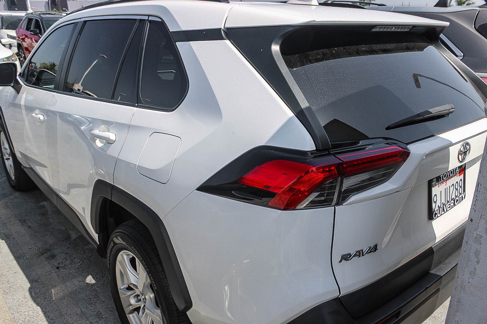 Used 2021 Toyota RAV4 XLE FWD image 12