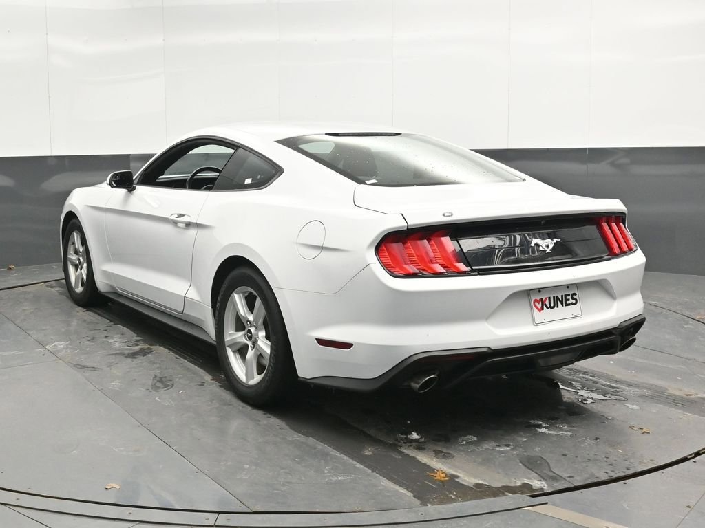 Used 2018 Ford Mustang EcoBoost image 10