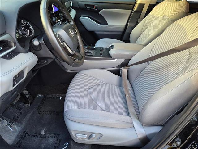 Certified 2024 Toyota Highlander LE FWD image 14