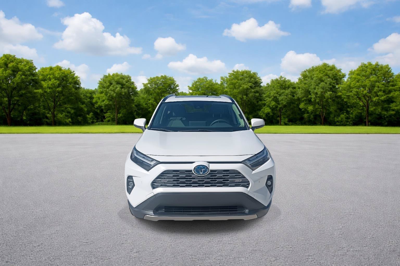 Used 2022 Toyota RAV4 Limited AWD/4WD image 2