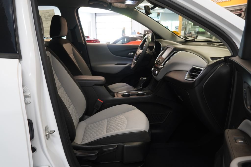 Used 2018 Chevrolet Equinox LS w/ LPO, Blackout Package FWD image 26