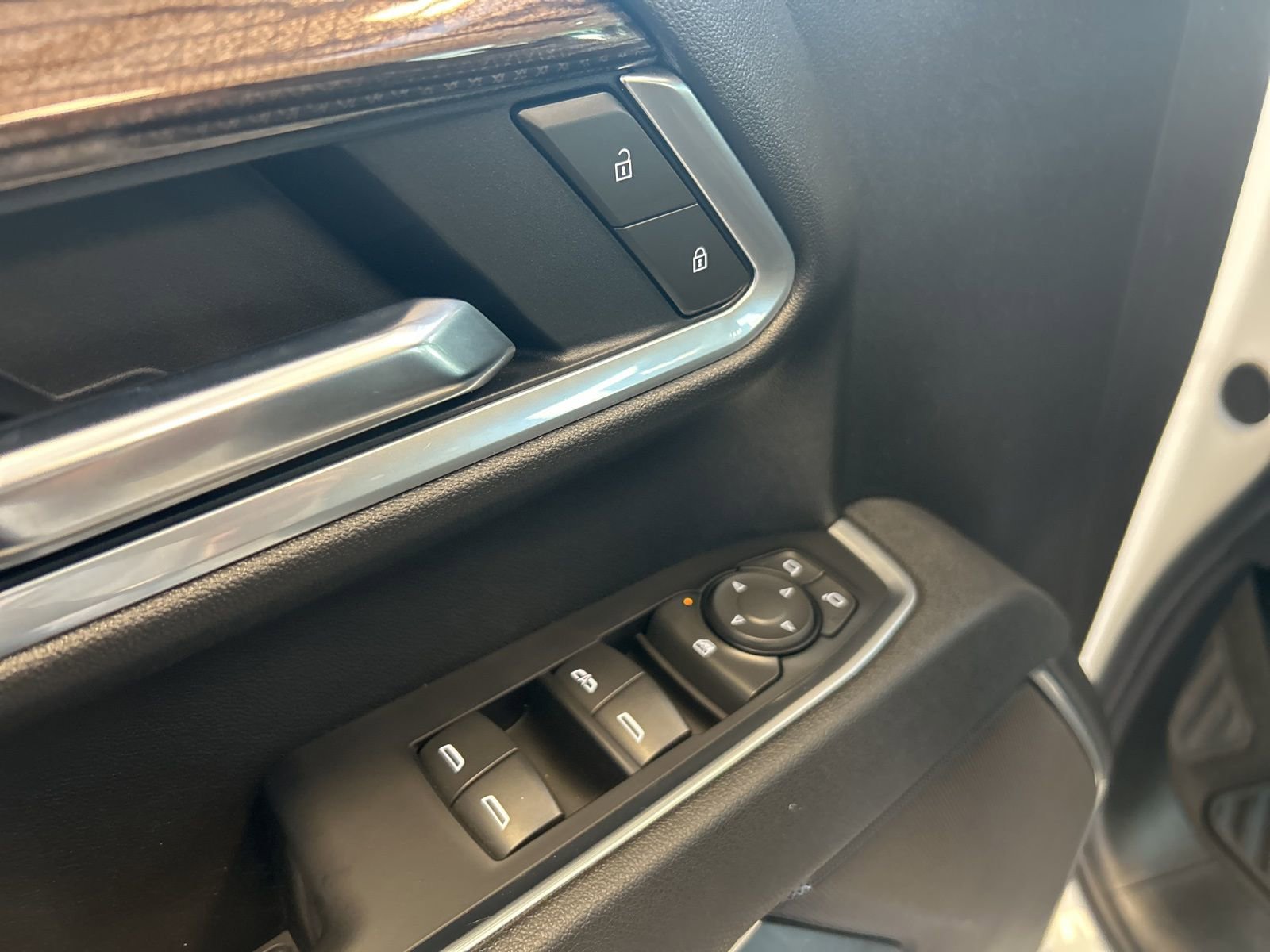 Used 2025 Chevrolet Silverado 2500 LT w/ Convenience Package image 14