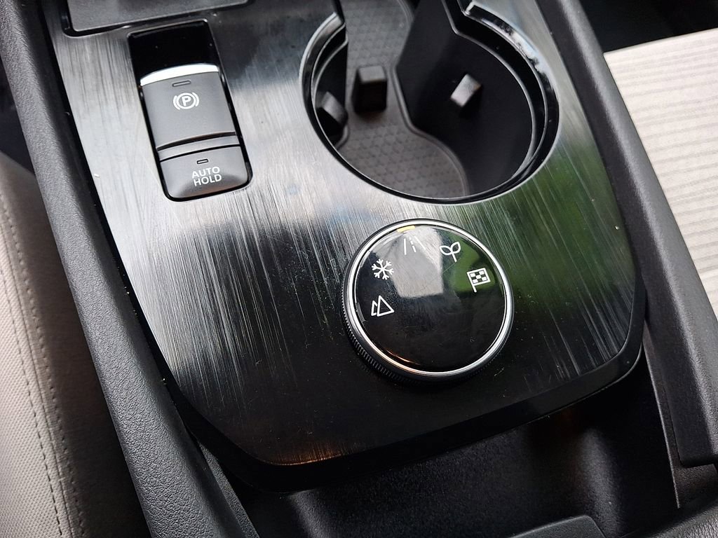 Used 2023 Nissan Rogue SV image 23