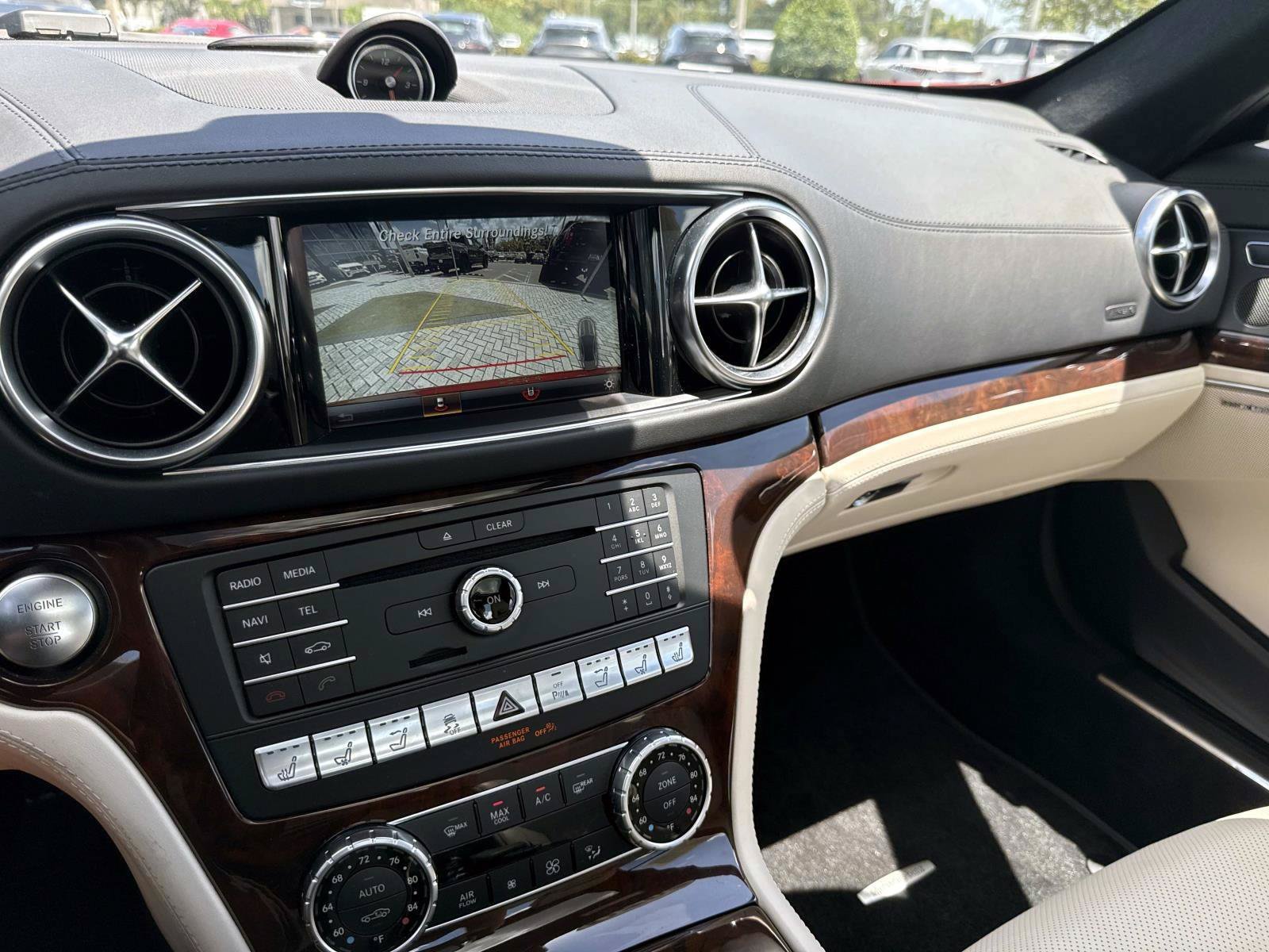 Certified 2020 Mercedes-Benz SL 550 image 20