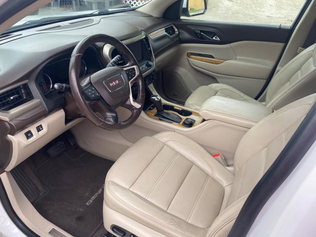 Used 2017 GMC Acadia Denali w/ Technology Package image 10