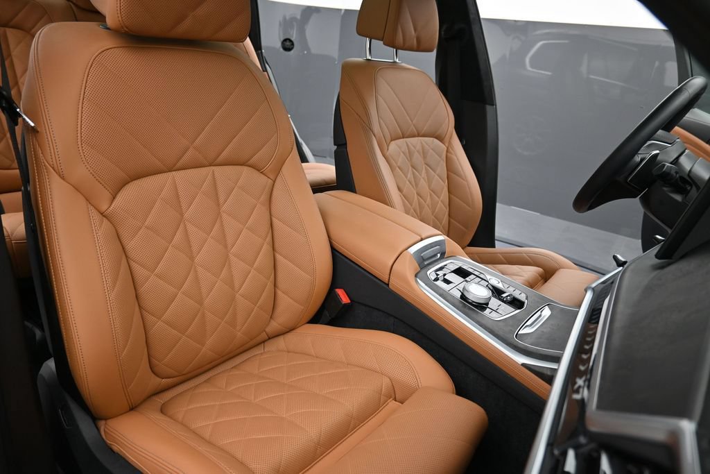 Used 2024 BMW X7 xDrive40i AWD/4WD image 23