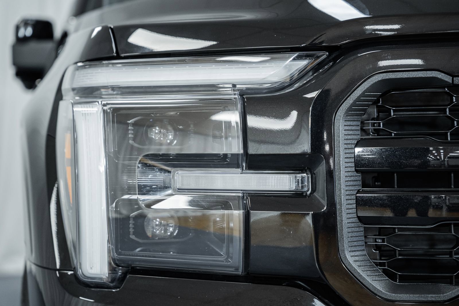 Certified 2025 Ford F150 Lariat w/ Equipment Group 502A High image 9