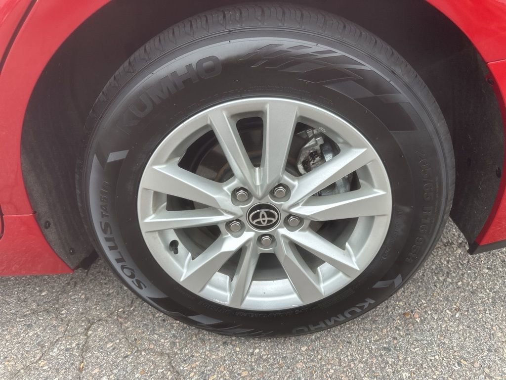 Used 2025 Toyota Camry LE image 17