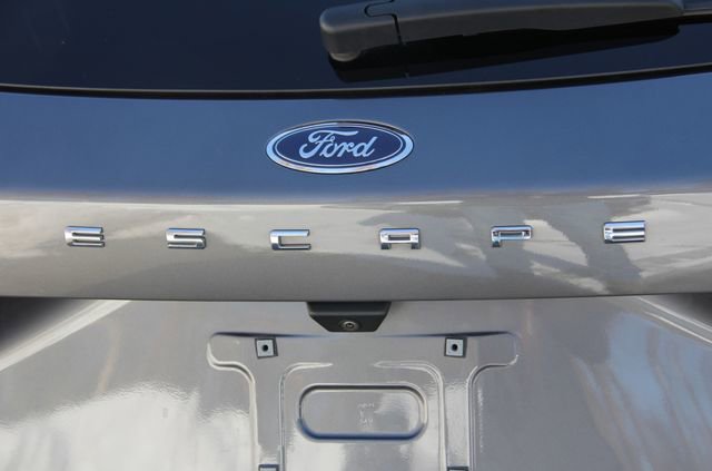 Used 2022 Ford Escape SE w/ Cold Weather Package image 9