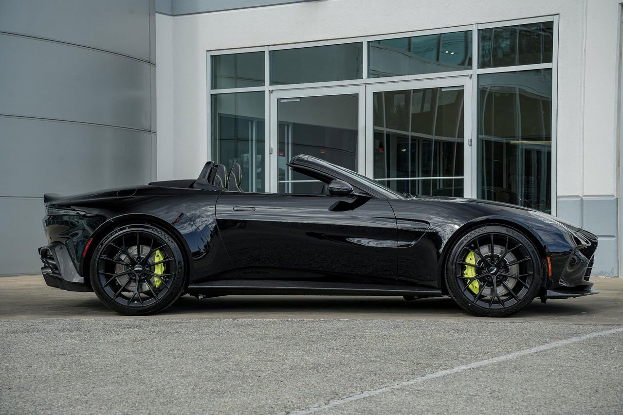 New 2026 Aston Martin V8 Vantage Roadster image 8