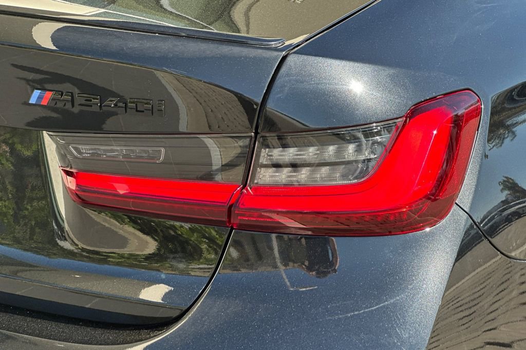 Used 2025 BMW M340i xDrive w/ Premium Package image 33