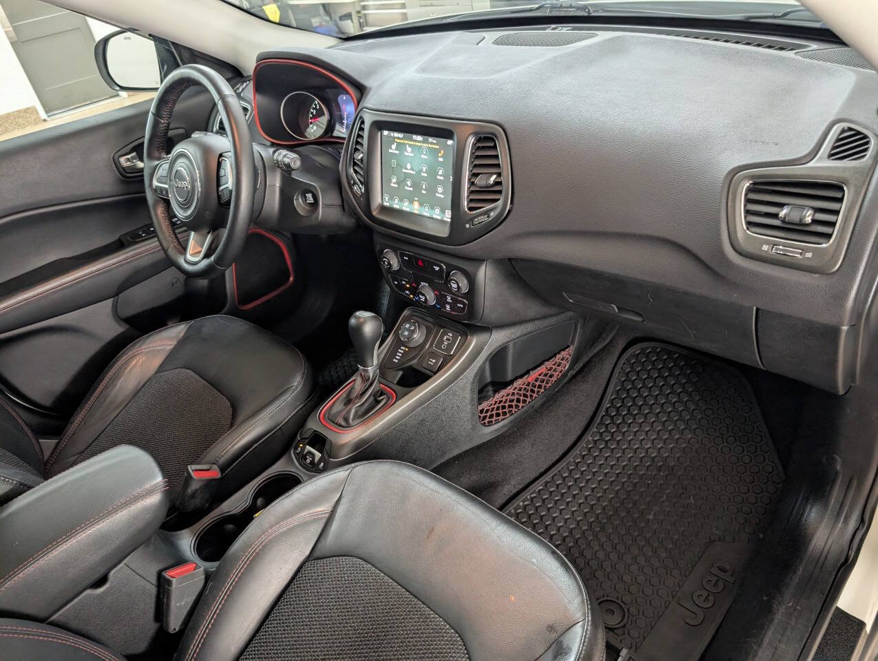 Used 2018 Jeep Compass Trailhawk w/ Navigation Group AWD/4WD image 24