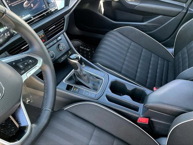 Used 2024 Volkswagen Jetta Sport FWD image 20