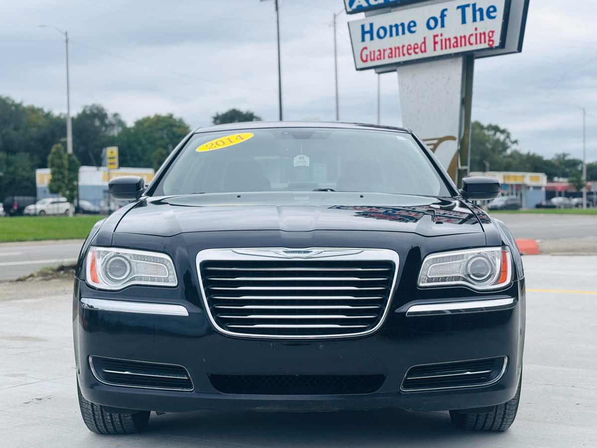 Used 2014 Chrysler 300 AWD image 19