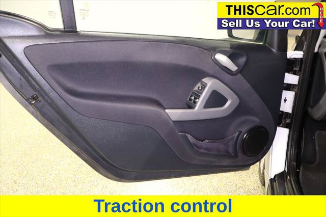Used 2014 smart fortwo passion RWD image 17