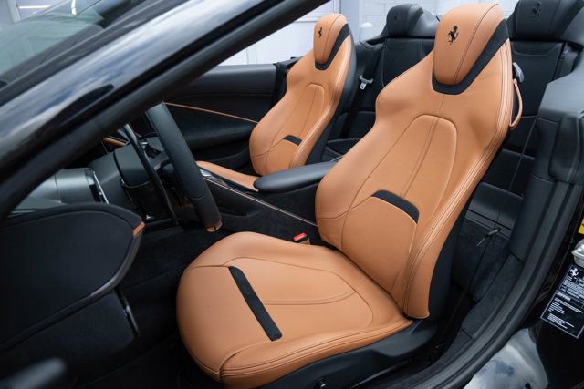 Used 2025 Ferrari Roma Spider image 33