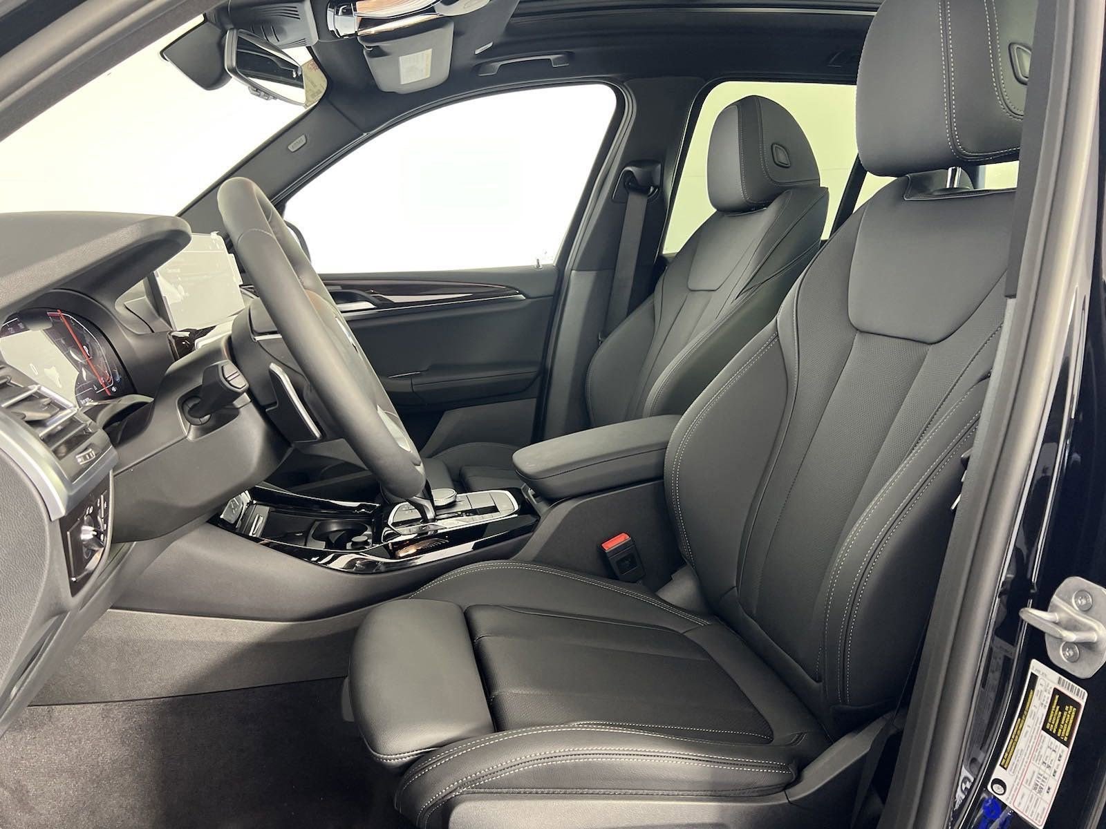 Used 2024 BMW X3 sDrive30i w/ Premium Package w/ZPA image 4