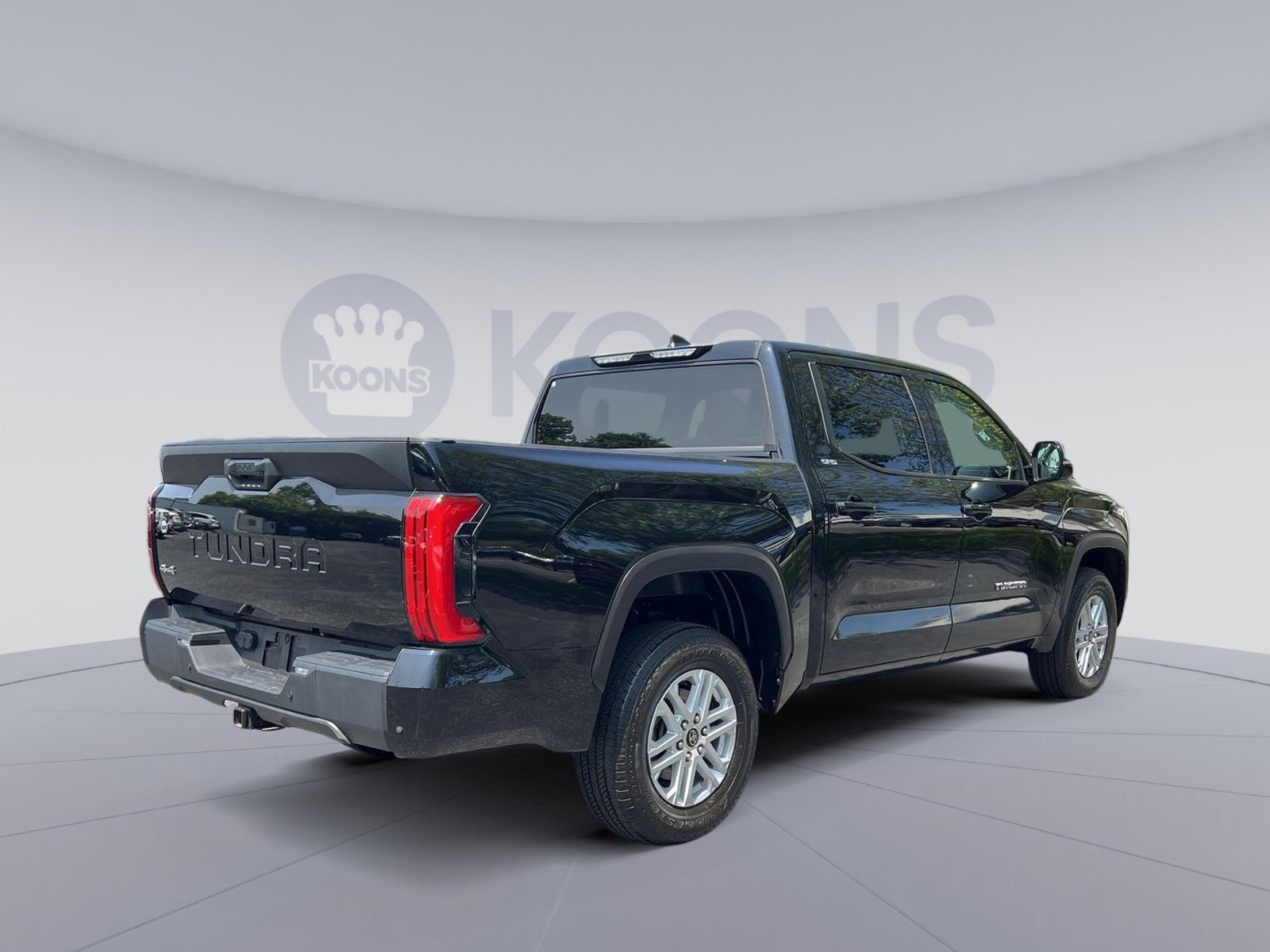 Used 2023 Toyota Tundra SR5 w/ SR5 Premium Package AWD/4WD image 13