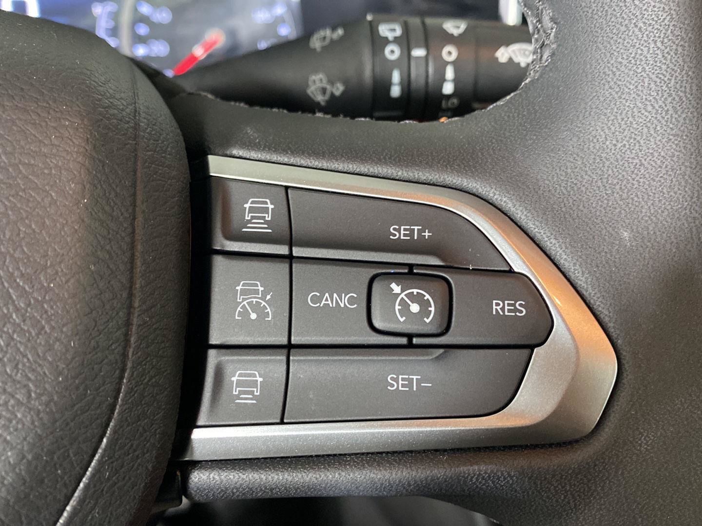 Used 2026 Jeep Compass Limited AWD/4WD image 18
