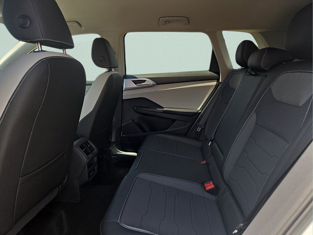New 2026 Volkswagen Taos SE FWD image 11