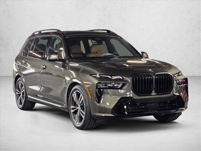 Used 2024 BMW X7 xDrive40i w/ M Sport Package AWD/4WD image 3