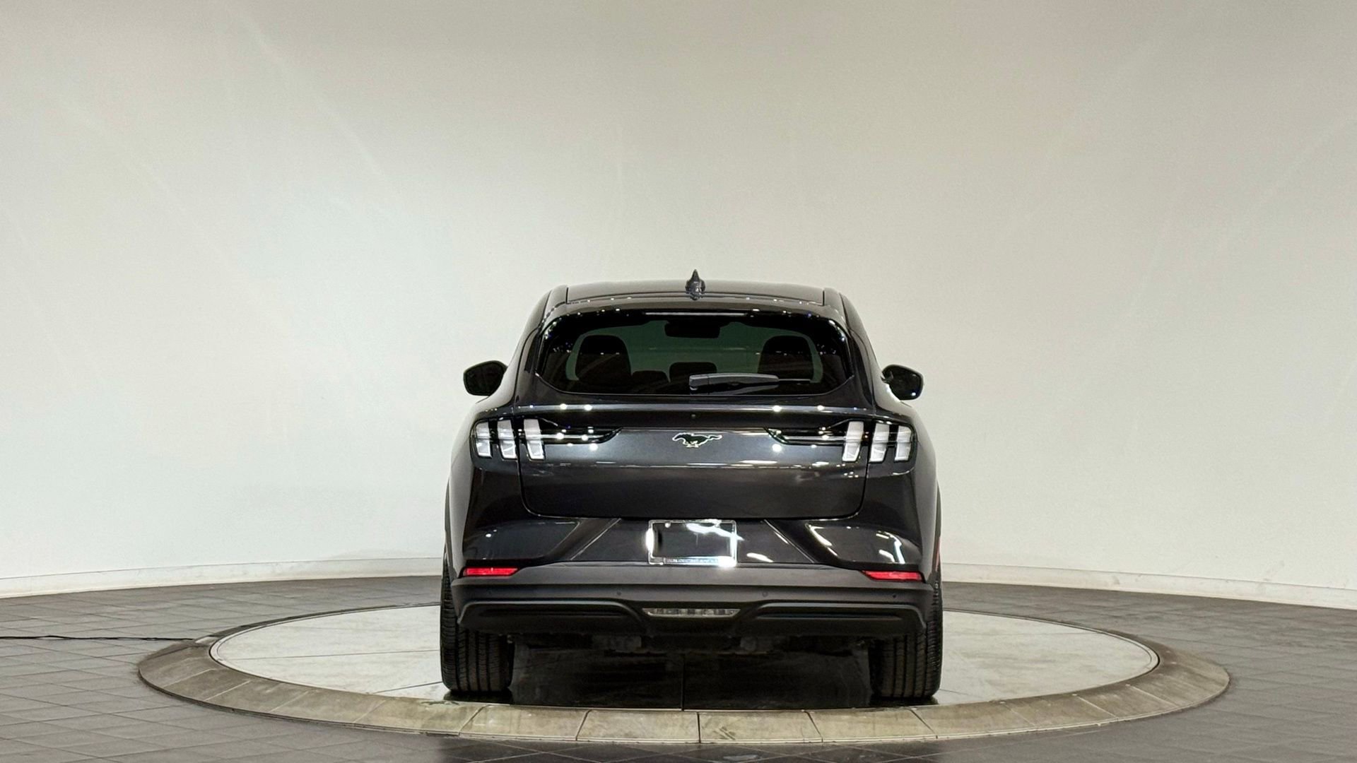 Used 2022 Ford Mustang Mach-E Select image 8