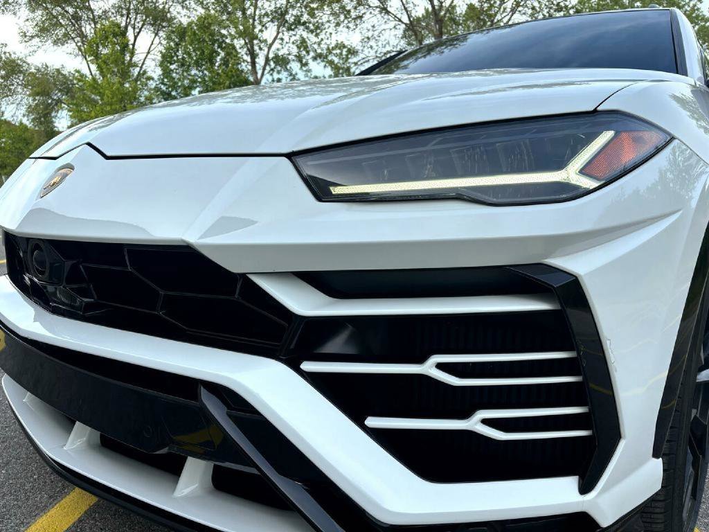 Used 2021 Lamborghini Urus AWD/4WD image 12