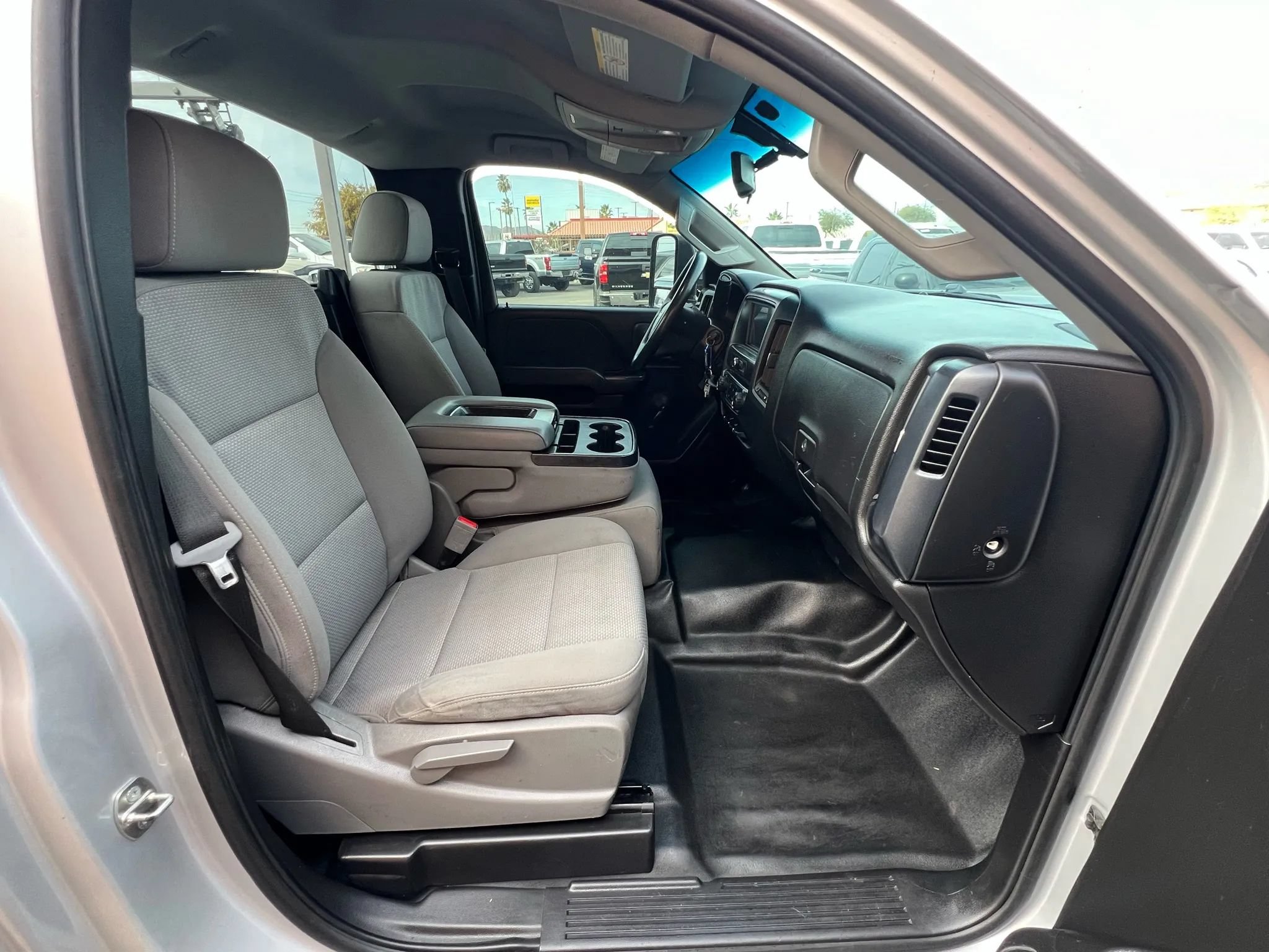Used 2018 Chevrolet Silverado 2500 W/T RWD image 16