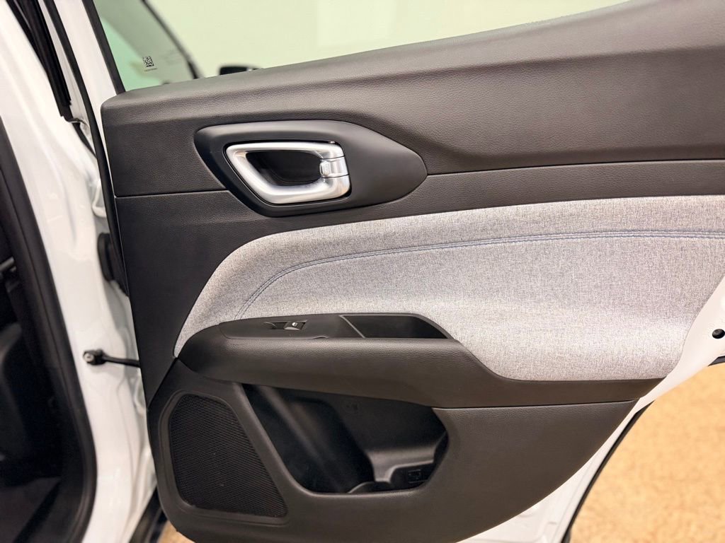 Used 2022 Jeep Compass Latitude w/ Convenience Group image 19