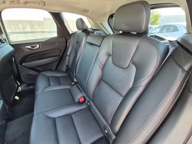 Used 2023 Volvo XC60 B5 Plus AWD/4WD image 19