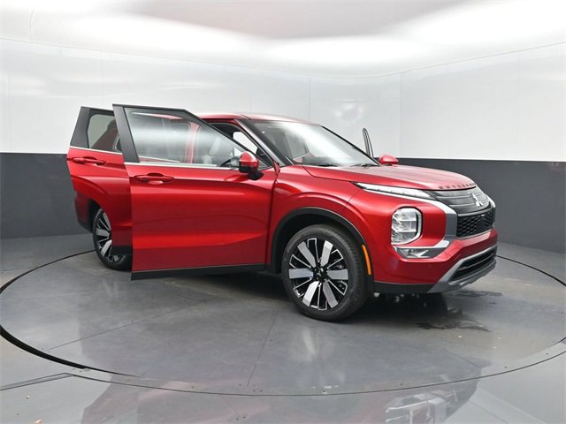 New 2025 Mitsubishi Outlander SE image 38