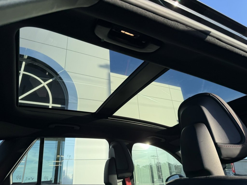 Used 2025 Mercedes-Benz GLC 43 AMG 4MATIC image 30