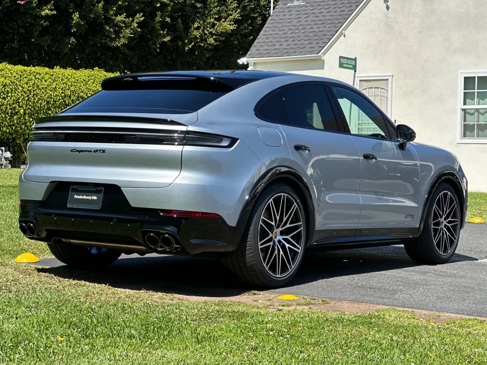 New 2026 Porsche Cayenne GTS image 8