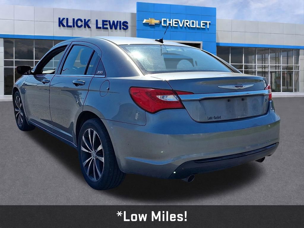 Used 2013 Chrysler 200 Touring w/ S Exterior Appearance Pkg image 5