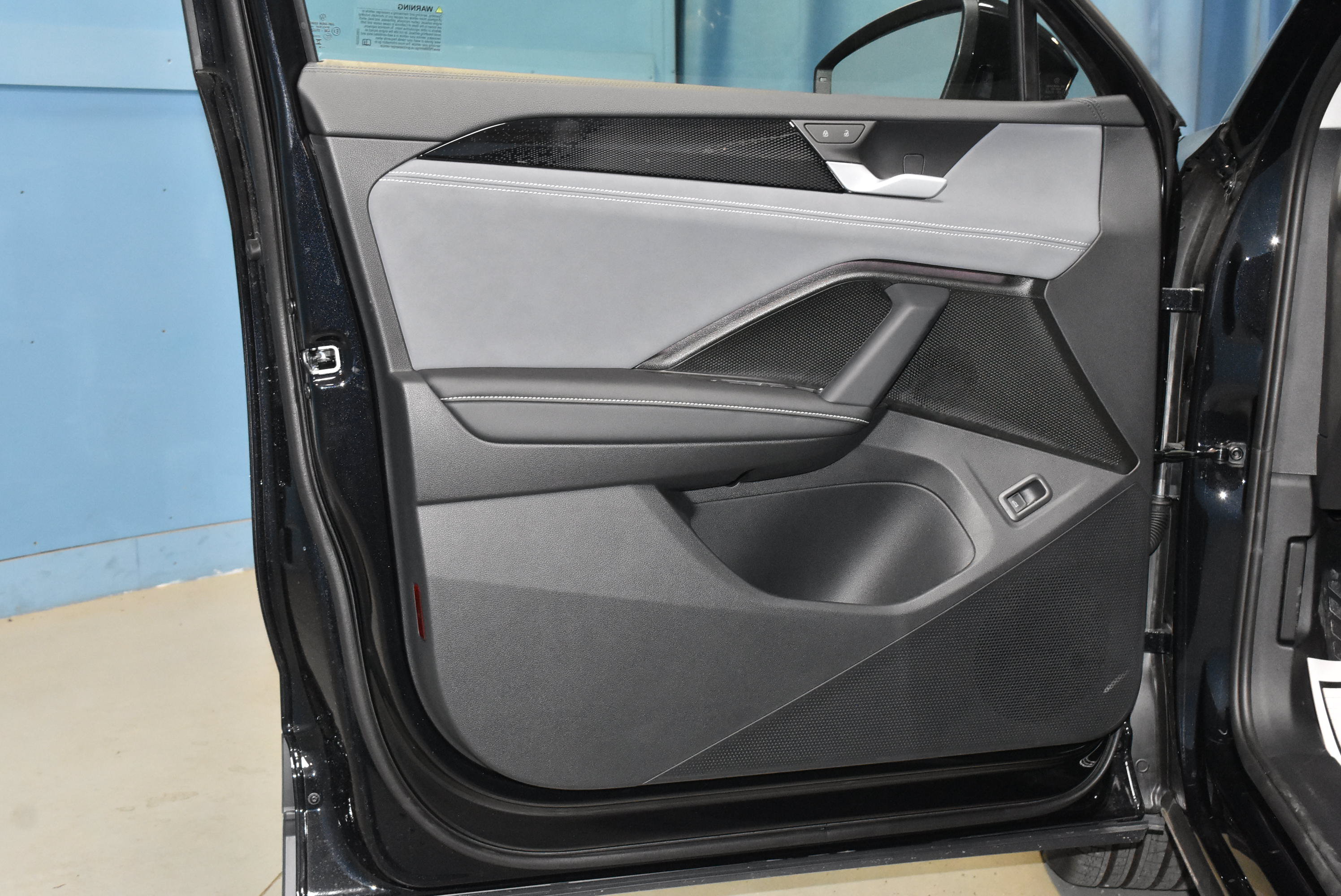 New 2026 Volkswagen Tiguan SE AWD/4WD image 3
