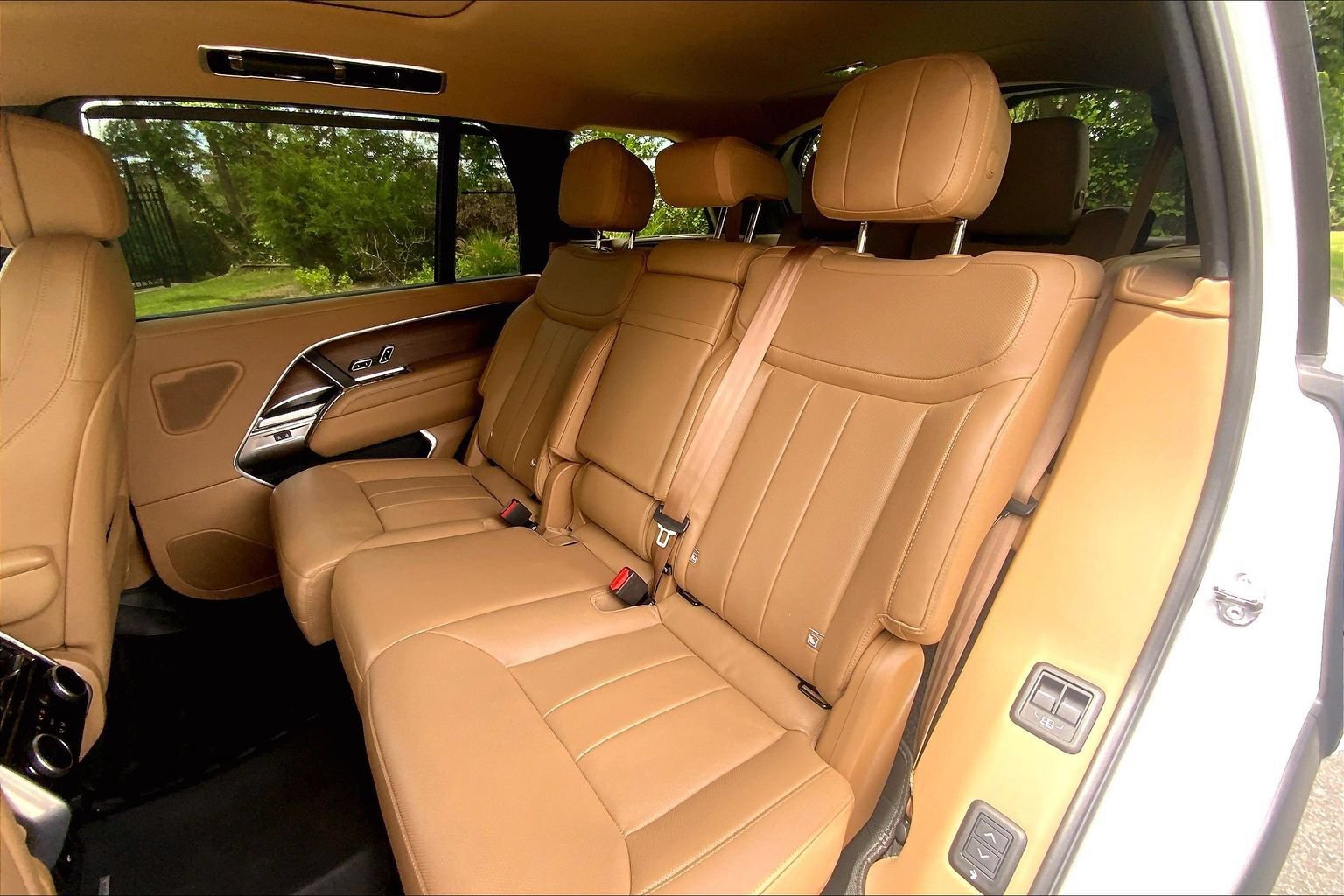 Certified 2025 Land Rover Range Rover Long Wheelbase SE AWD/4WD image 20