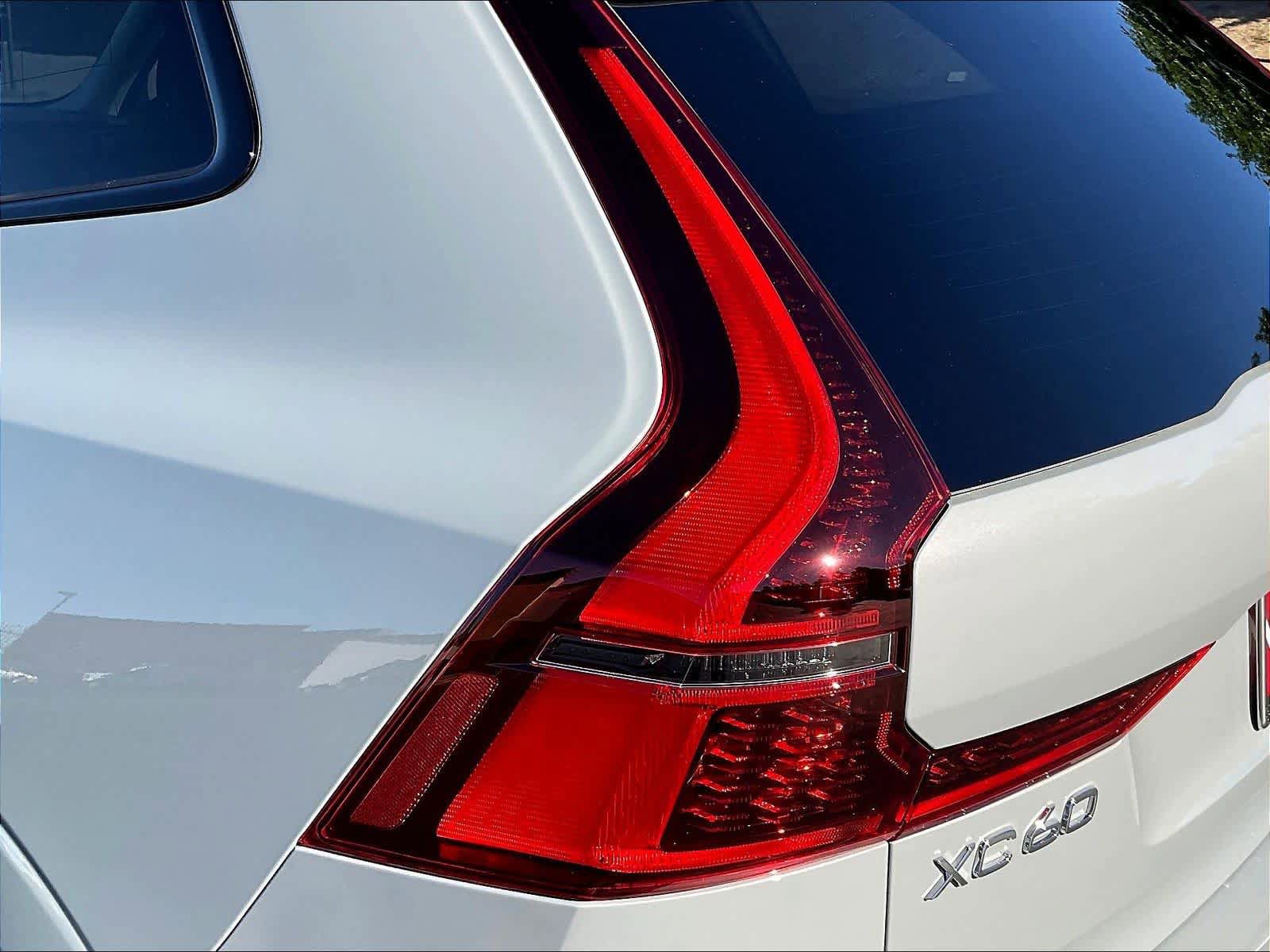 New 2026 Volvo XC60 B5 Core AWD/4WD image 25