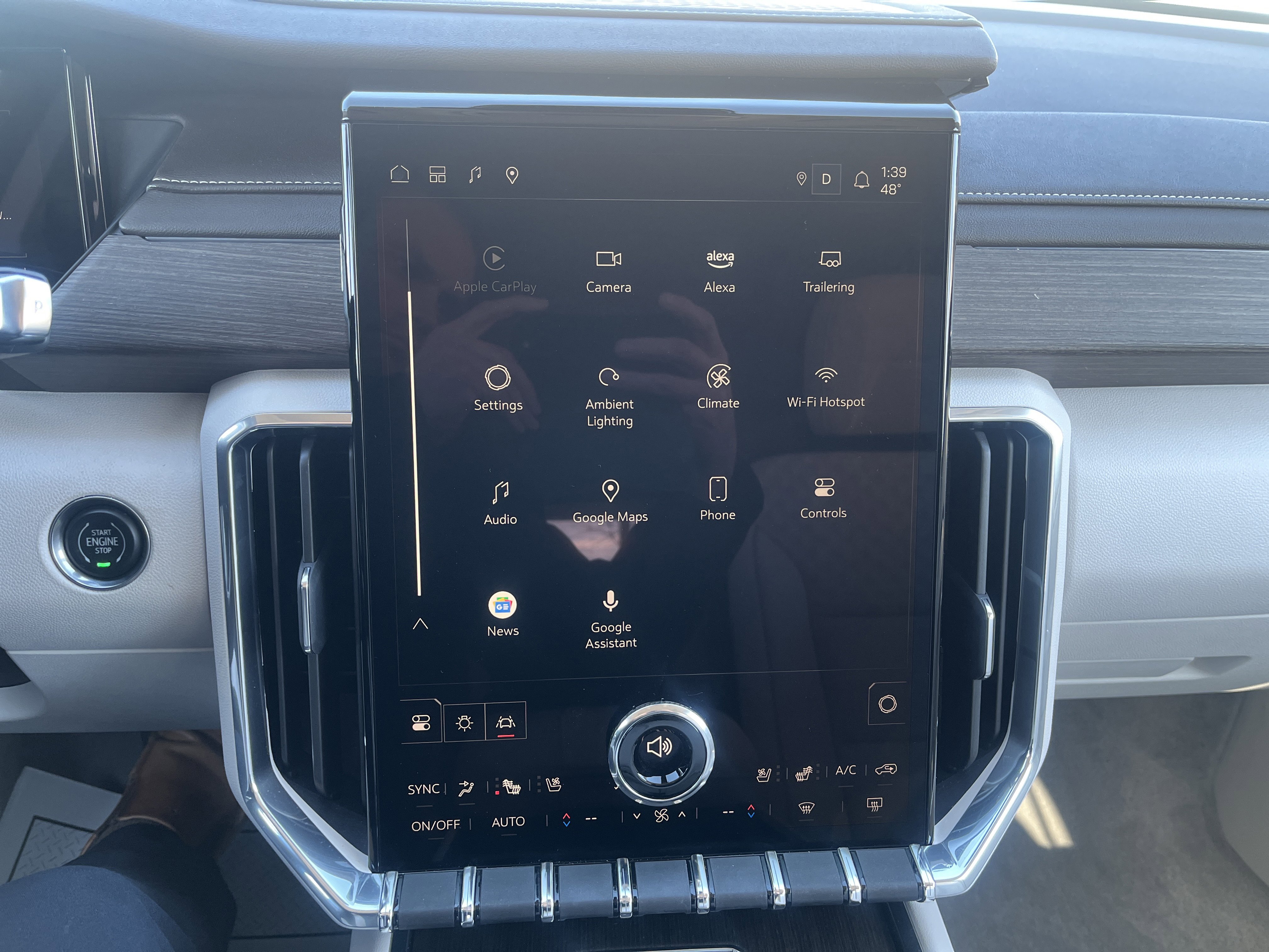 Used 2025 GMC Acadia Denali image 29