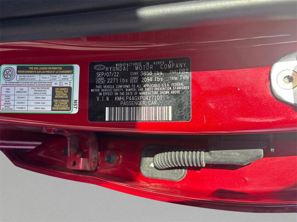 Used 2023 Hyundai Elantra Limited w/ Cargo Package image 29