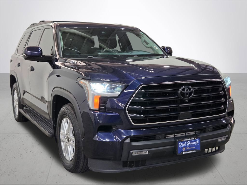 Used 2023 Toyota Sequoia SR5 w/ SR5 Premium Package AWD/4WD image 6