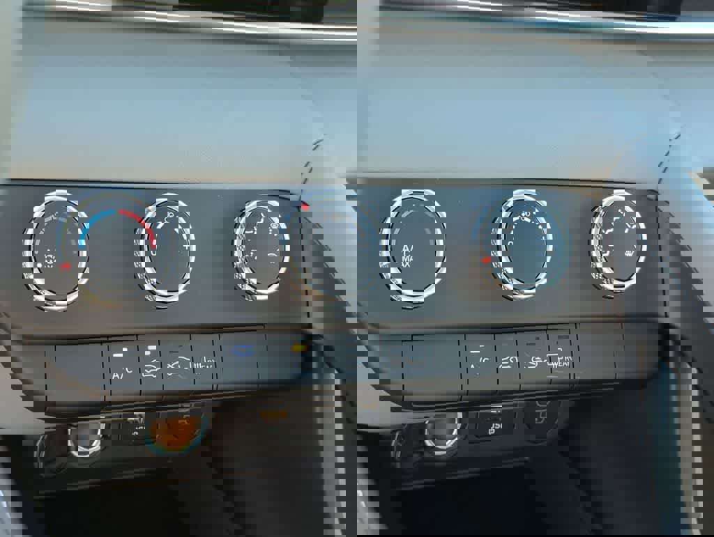 New 2026 Hyundai Elantra SE image 31