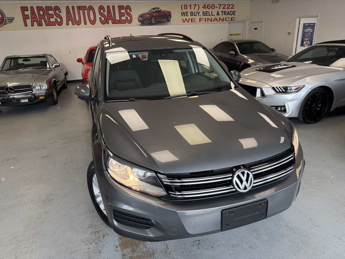 Used 2016 Volkswagen Tiguan S FWD image 1
